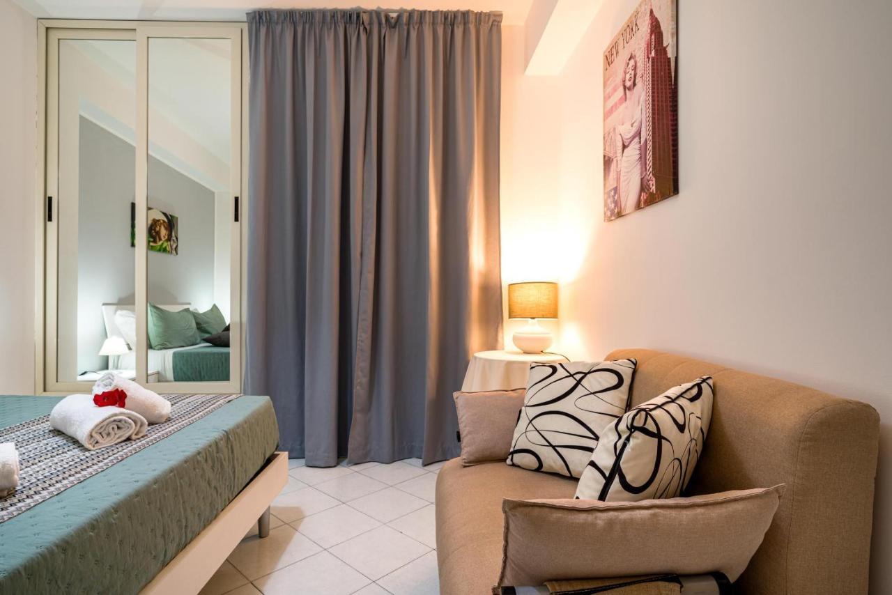 Ferienwohnung Loft Baia Di Letojanni Exterior foto